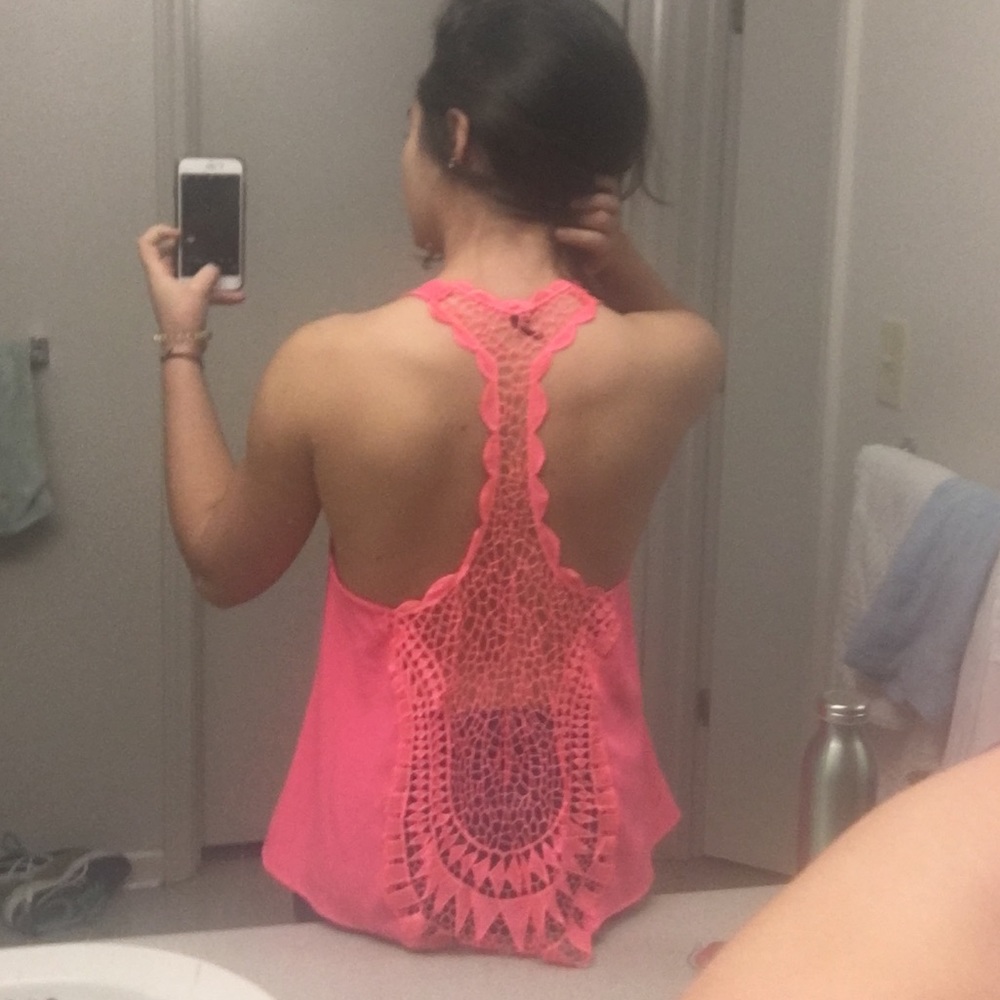 Open-back, pink tank top